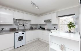 Amazing Apartments - Annandale St Near The Playhouse - Free Parking